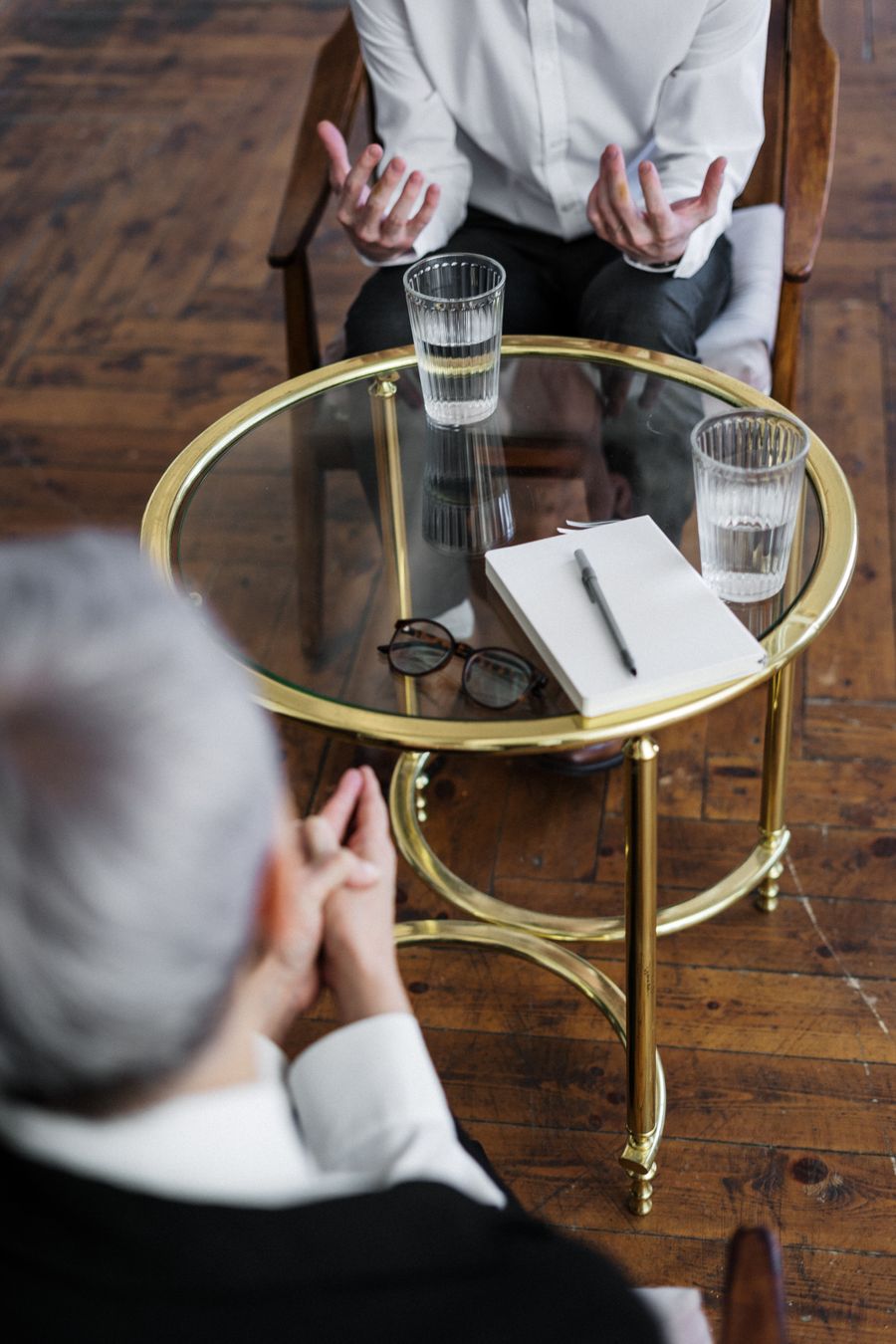 Private legal consultation in a calm professional setting